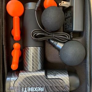 MASSAGE GUN 6 Attachments